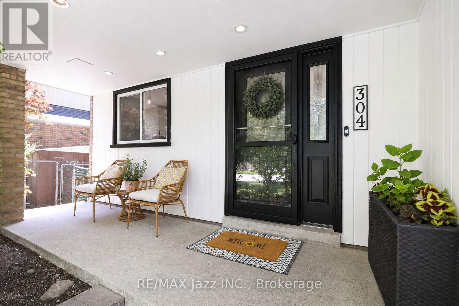 304 Annes Street Property Photo 2