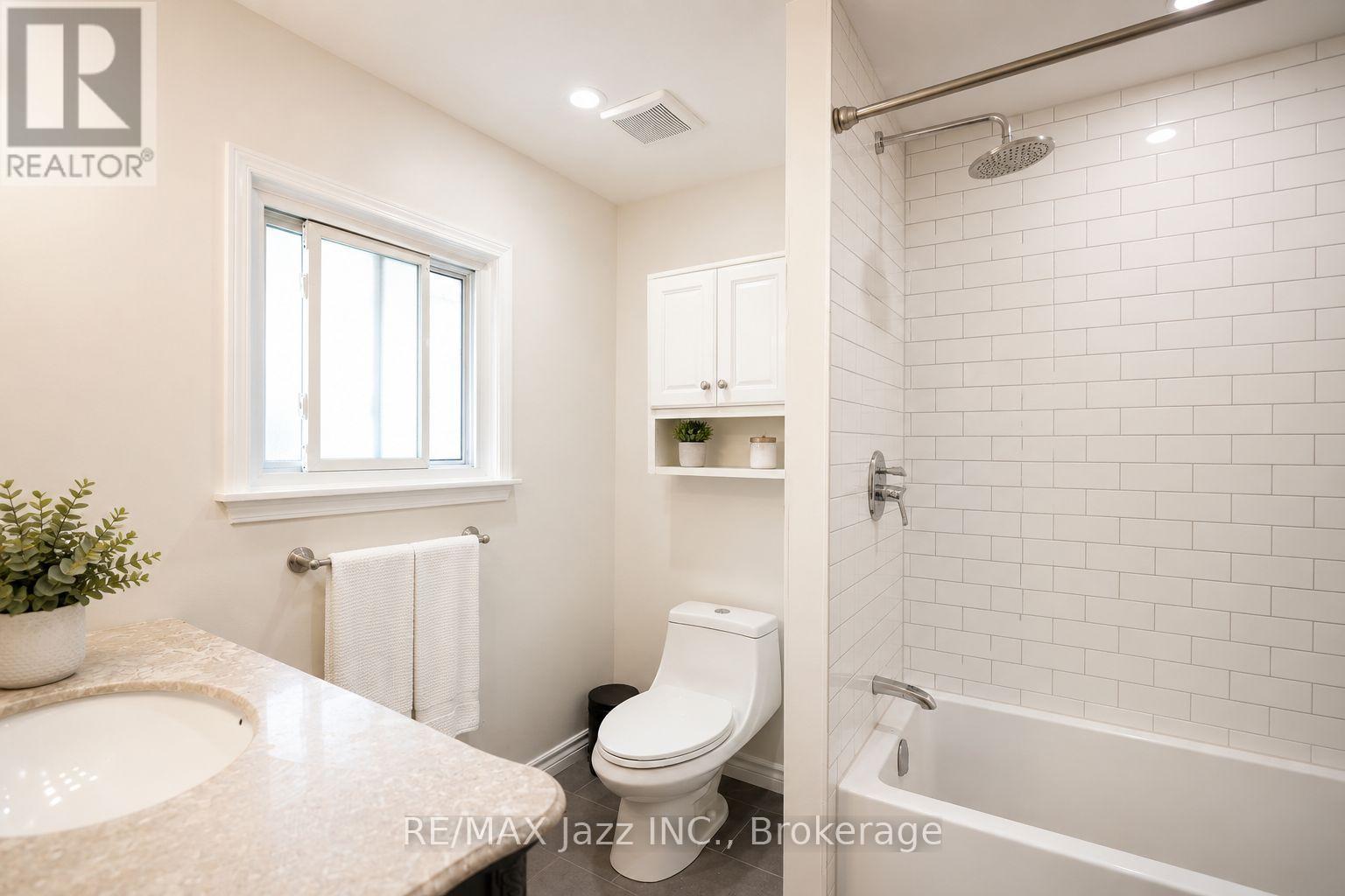 304 Annes Street Property Photo 13