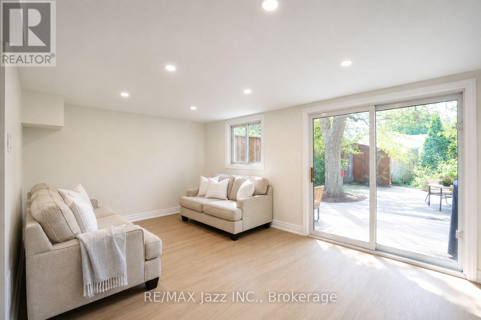 304 Annes Street Property Photo 14