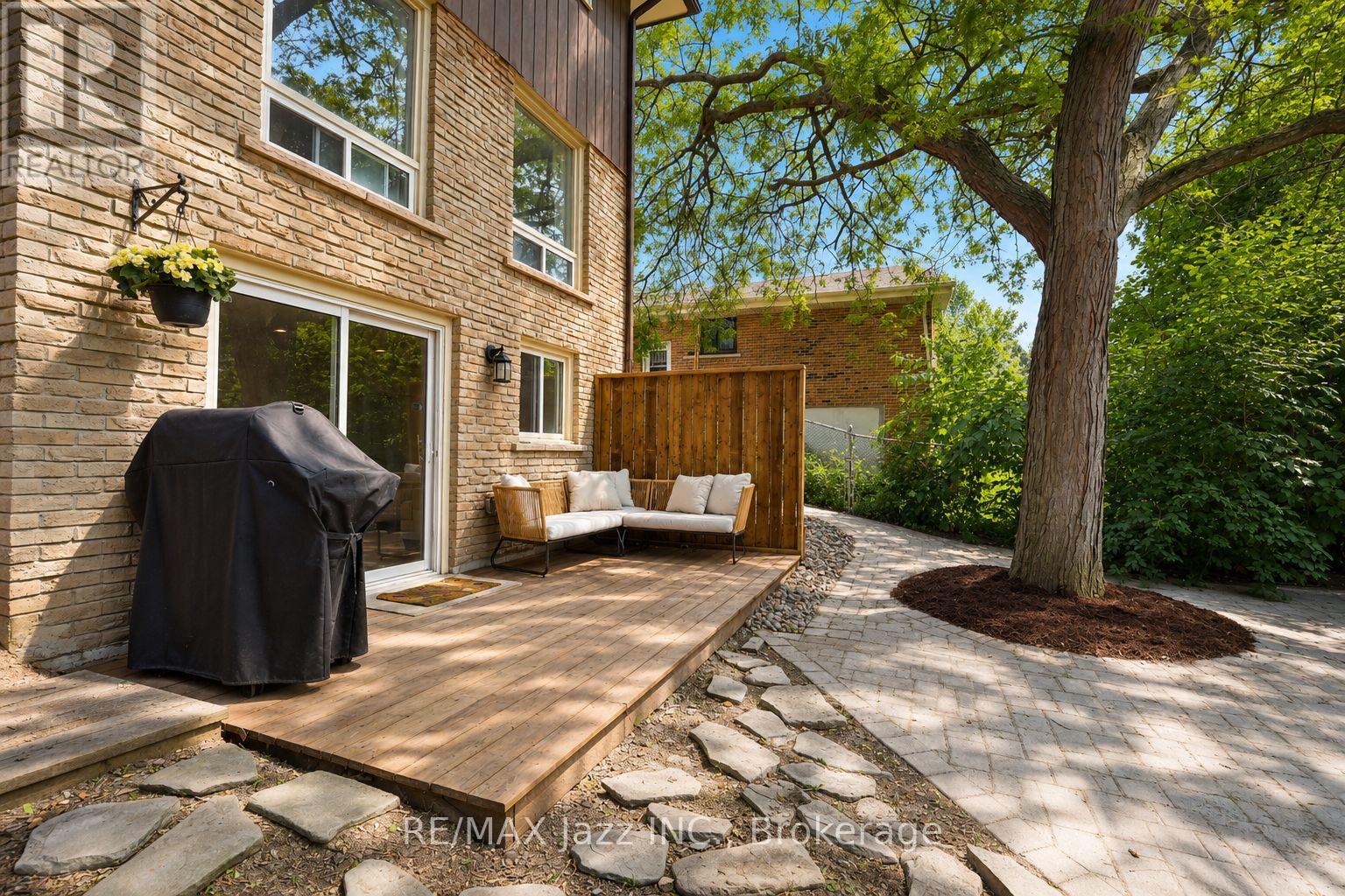 304 Annes Street Property Photo 17