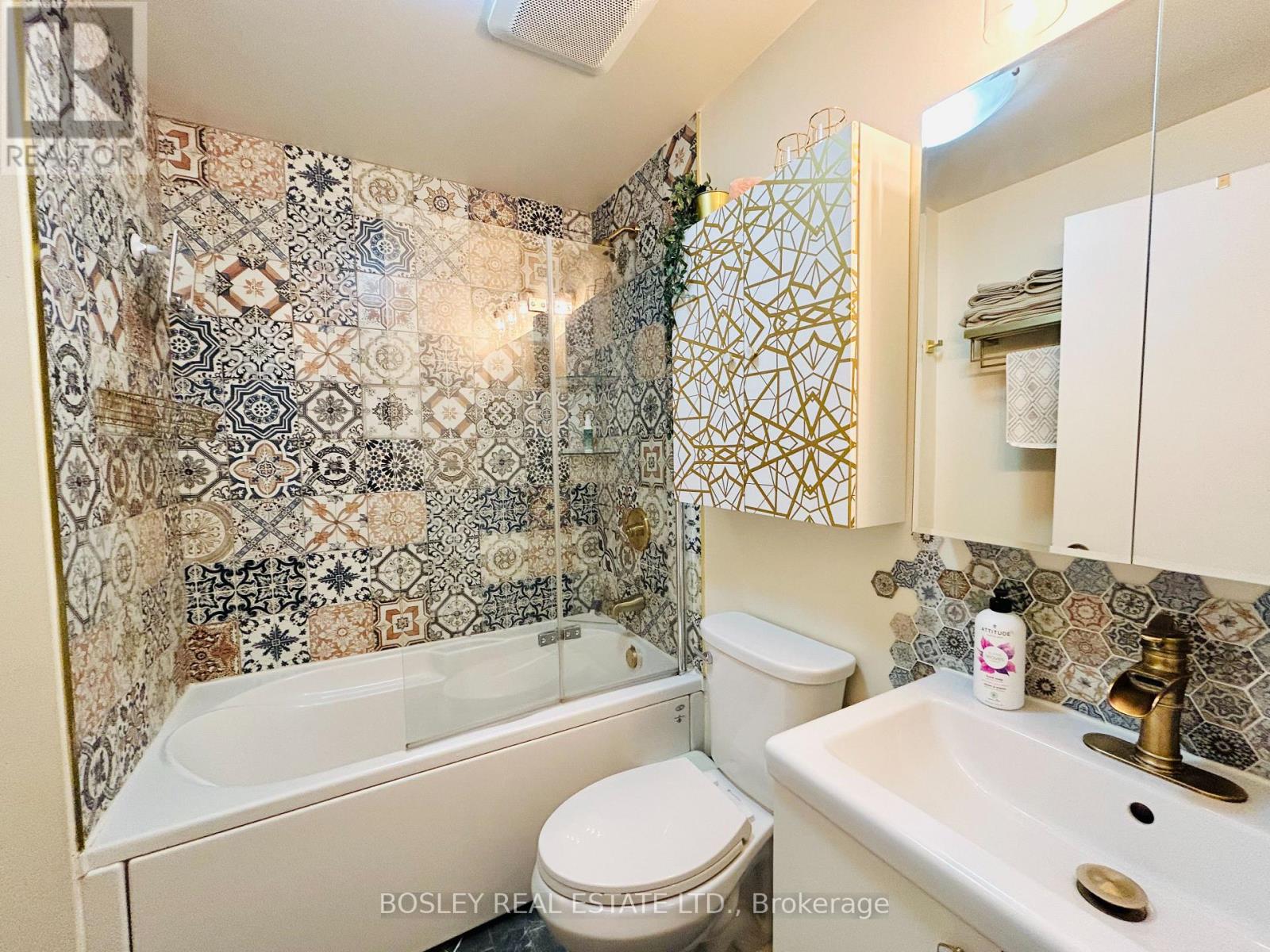106 - 625 Queen Street E Property Photo 12
