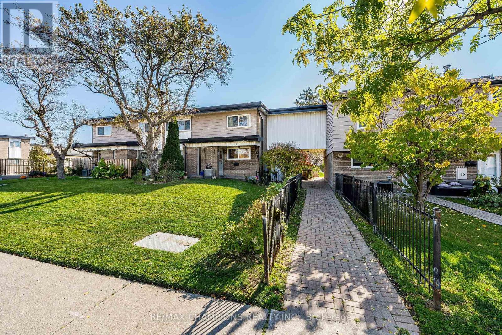 17 - 925 BAYLY STREET Property Photo 1