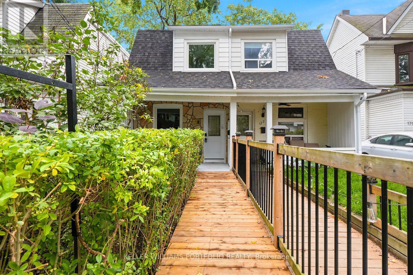 179 OAKCREST AVENUE Property Photo 1