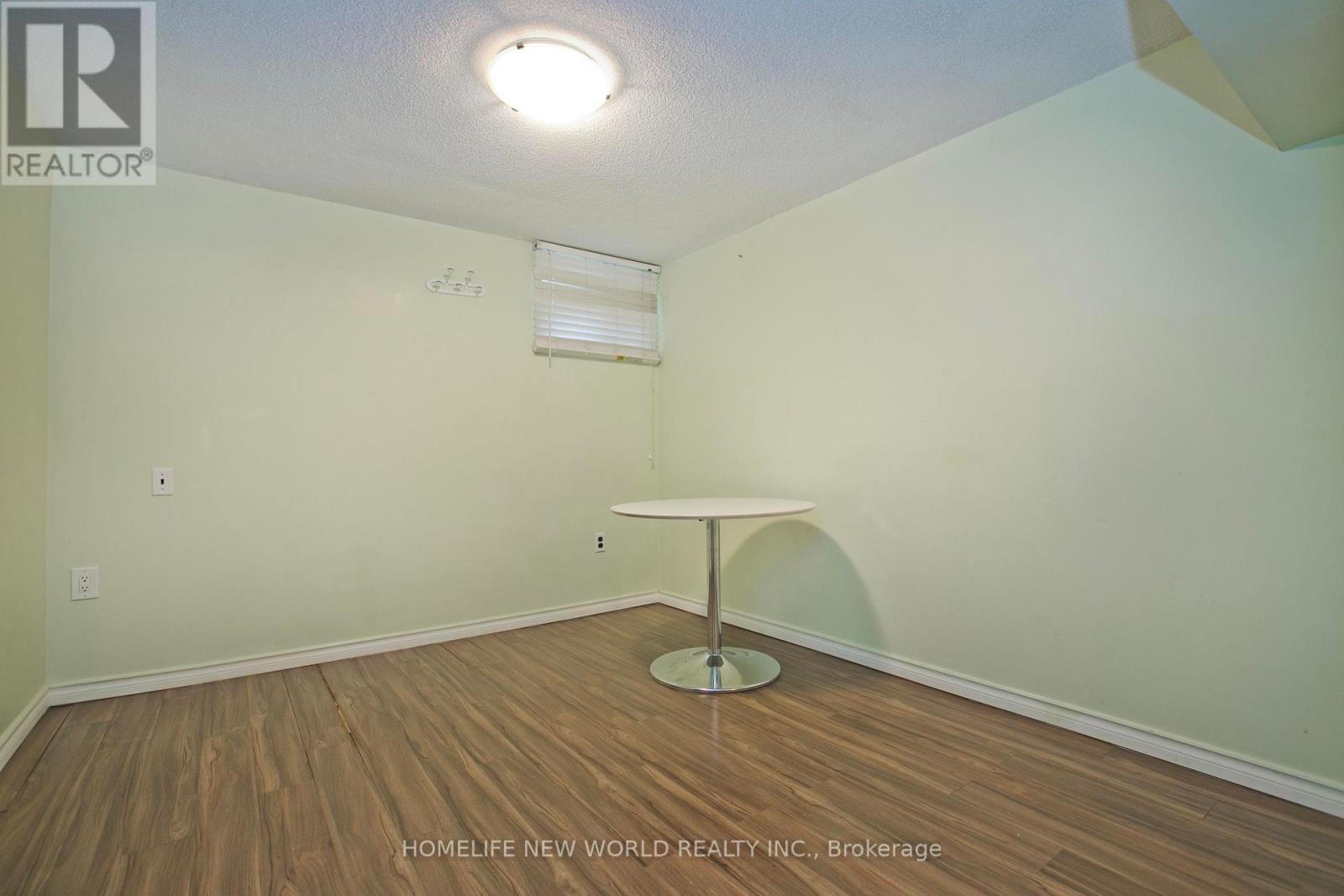 60 James Park Square Property Photo 44