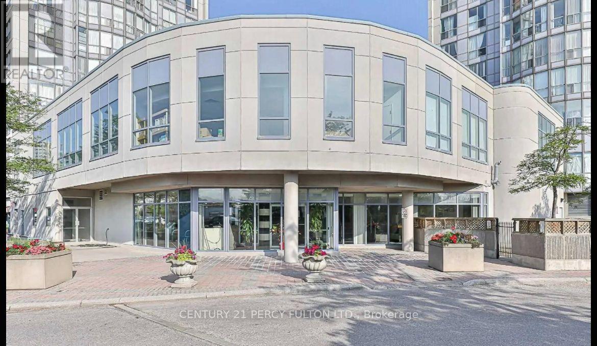 721 - 2550 Lawrence Avenue E Property Photo 2