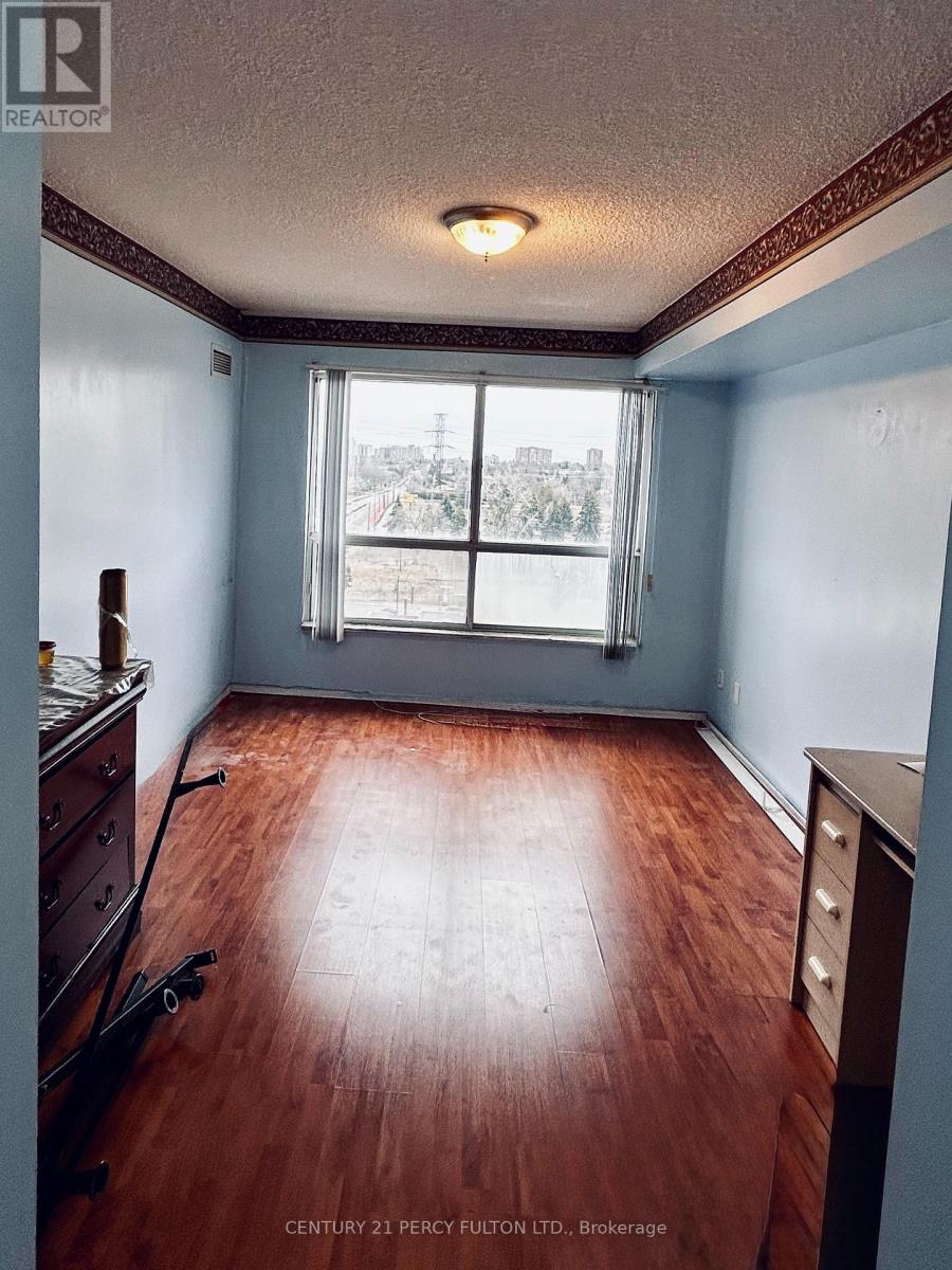 721 - 2550 Lawrence Avenue E Property Photo 8
