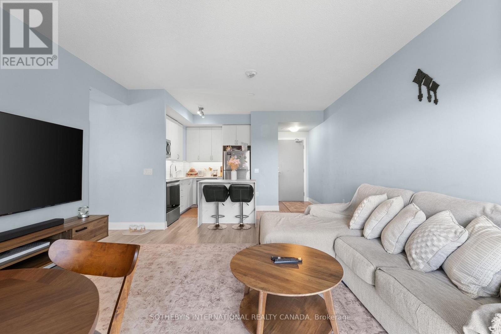 809 - 3220 Sheppard Avenue E Property Photo 2