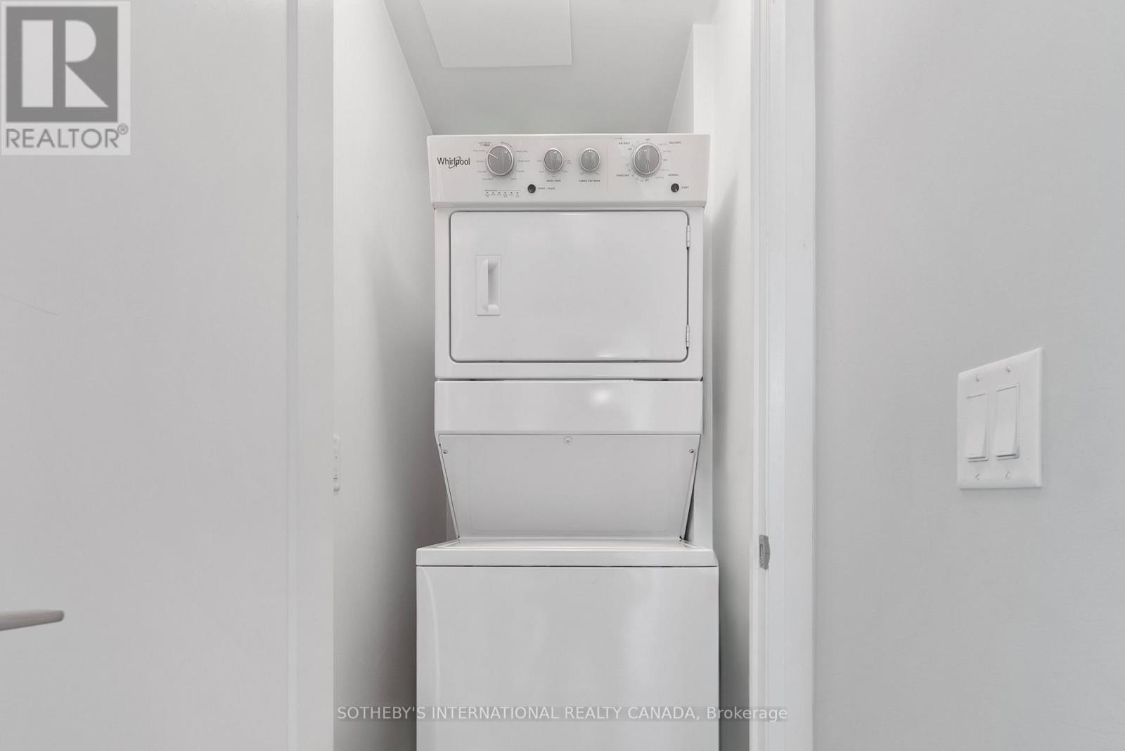 809 - 3220 Sheppard Avenue E Property Photo 12
