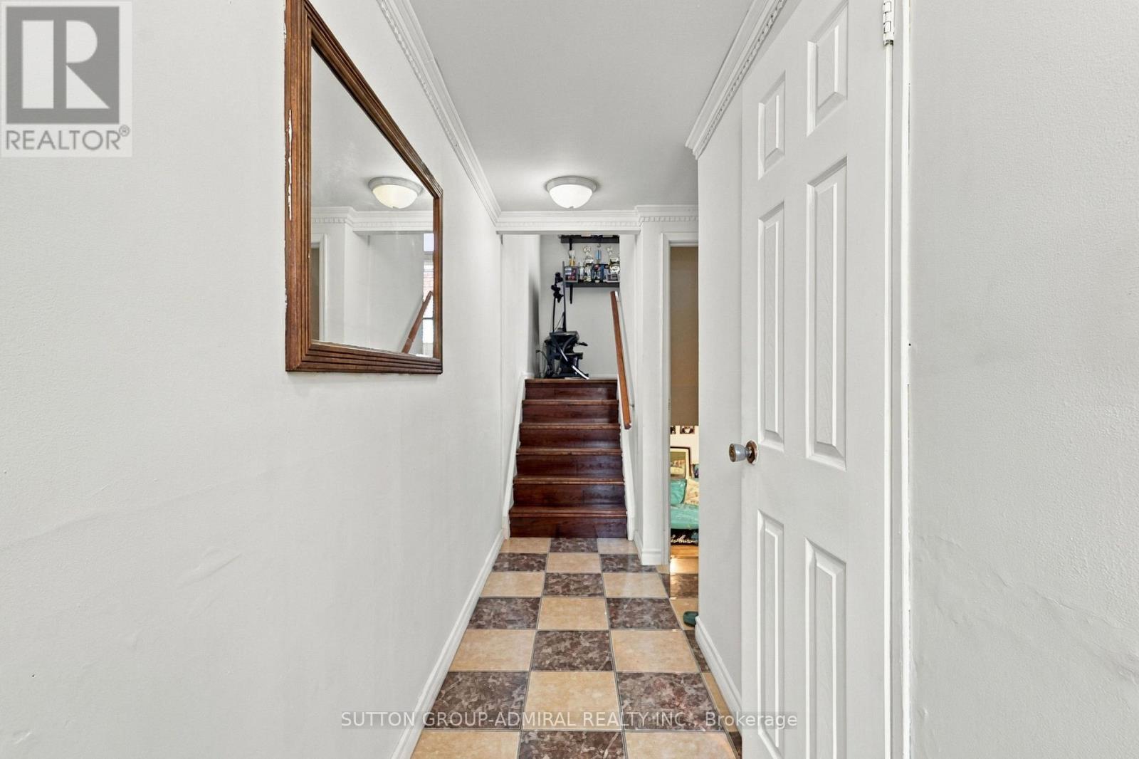 27 - 21 Chester Le Boulevard Property Photo 3