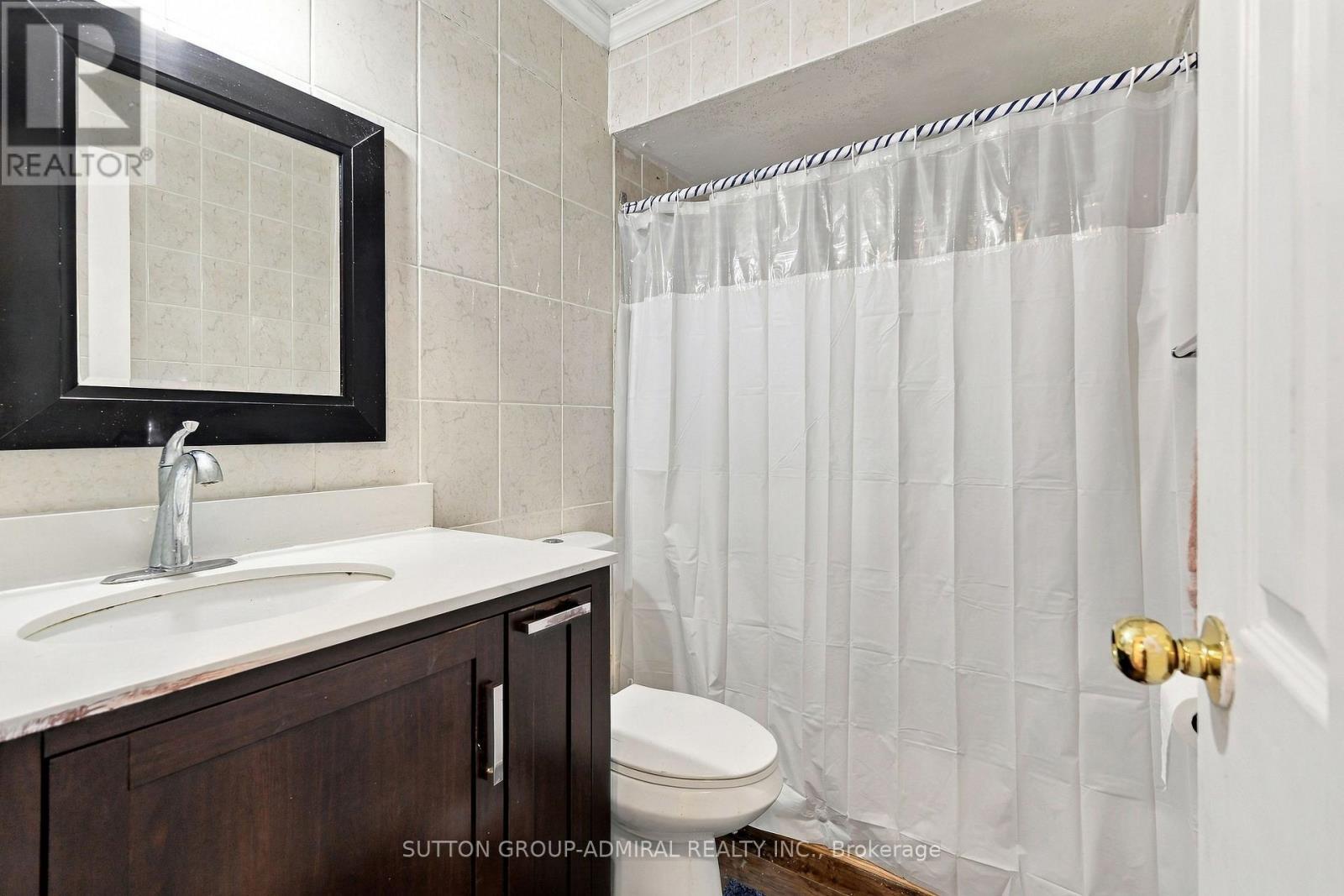 27 - 21 Chester Le Boulevard Property Photo 16