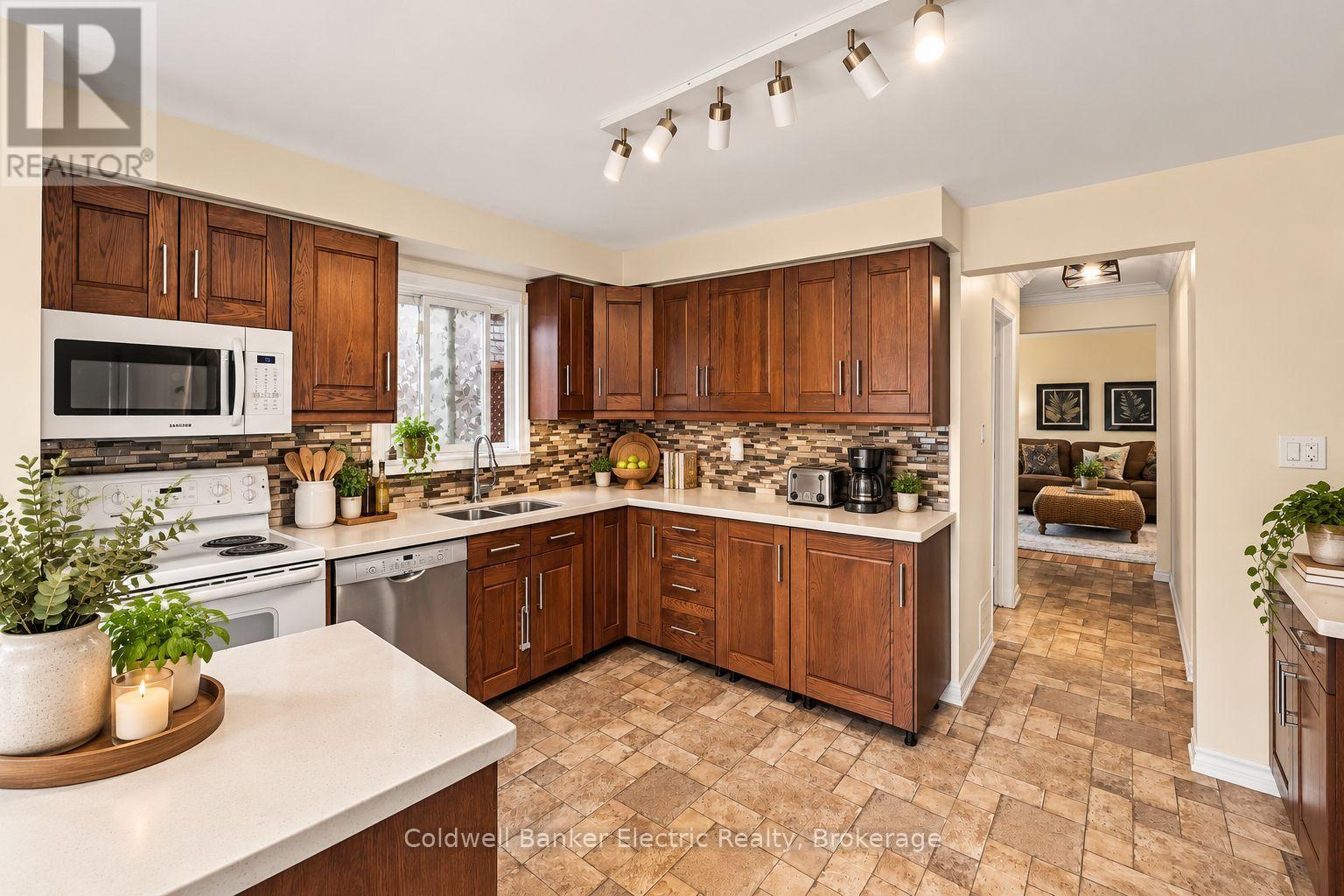 40 Stephen Avenue Property Photo 15