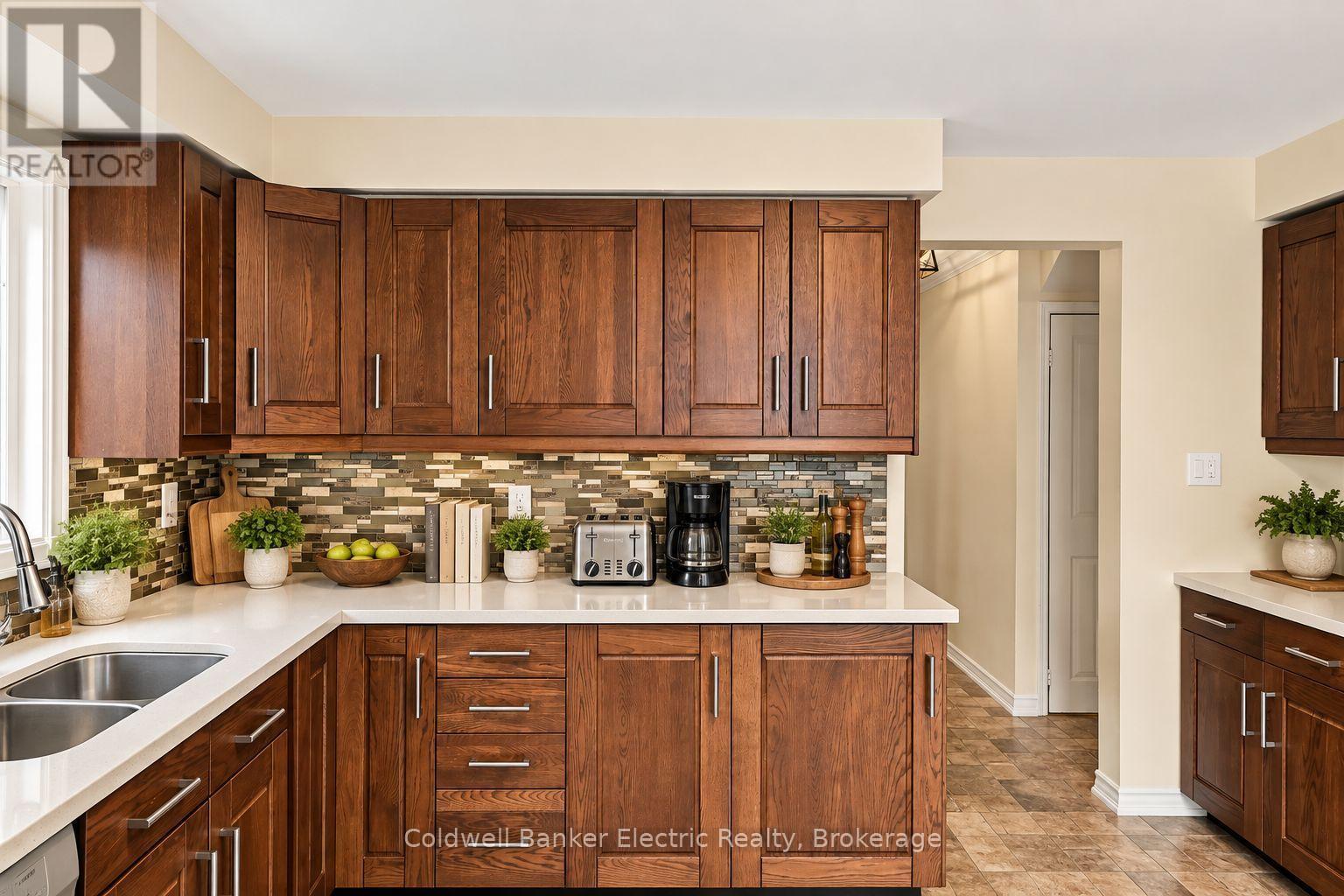 40 Stephen Avenue Property Photo 16