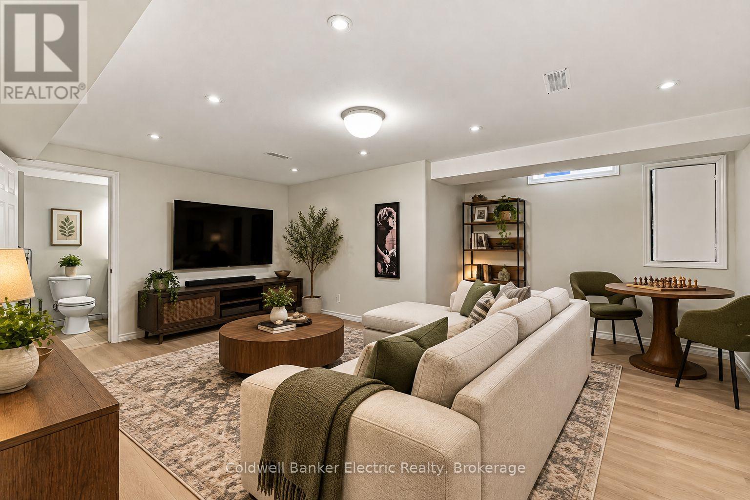 40 Stephen Avenue Property Photo 41