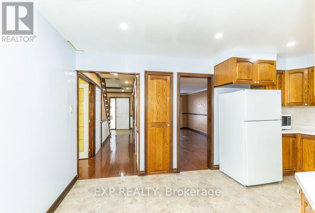 Main / Upper - 64 Burden Crescent Property Photo 5