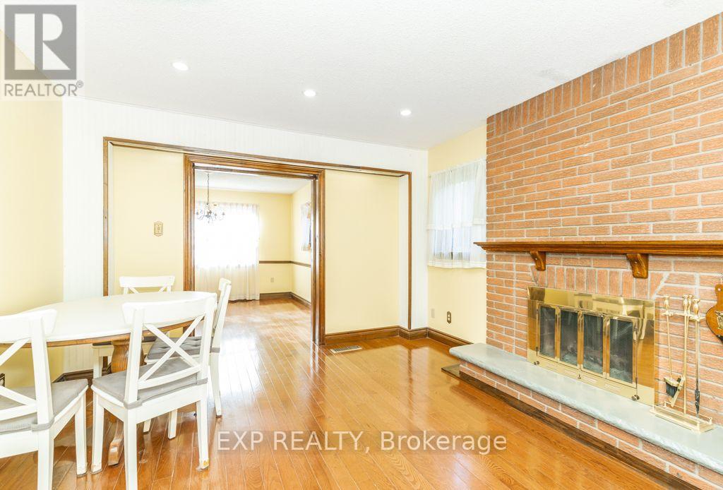 Main / Upper - 64 Burden Crescent Property Photo 10