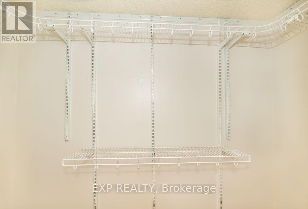Main / Upper - 64 Burden Crescent Property Photo 18