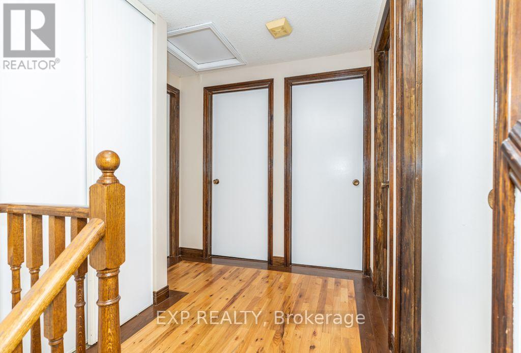 Main / Upper - 64 Burden Crescent Property Photo 29