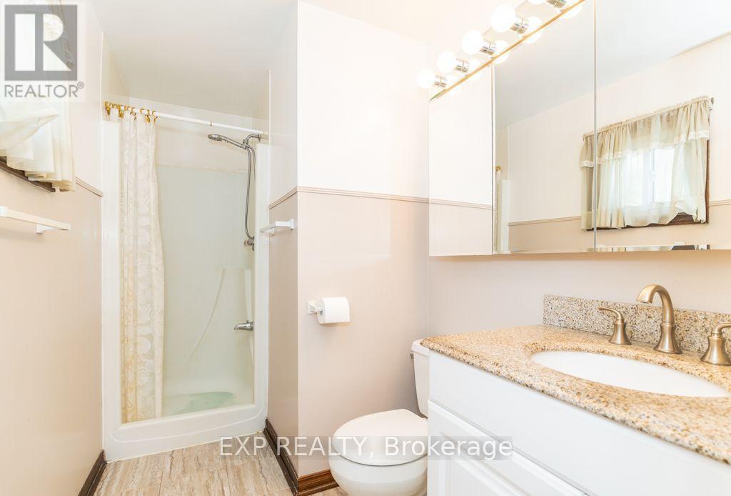 Main / Upper - 64 Burden Crescent Property Photo 31