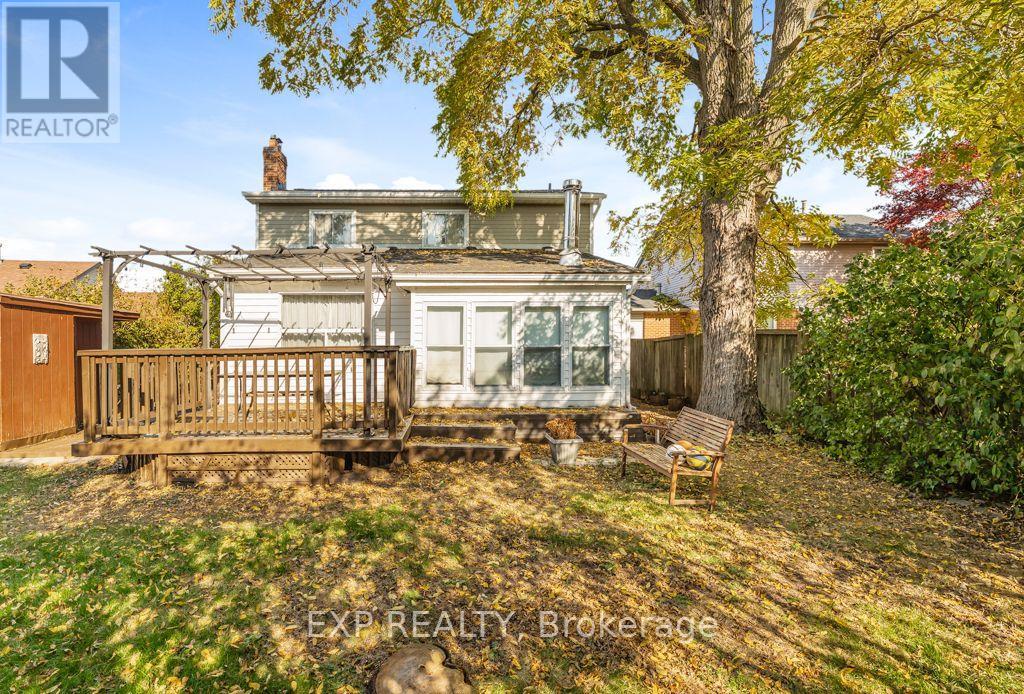 Main / Upper - 64 Burden Crescent Property Photo 40