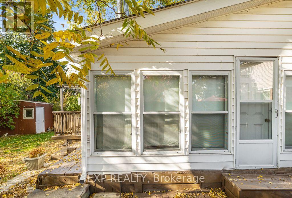 Main / Upper - 64 Burden Crescent Property Photo 45