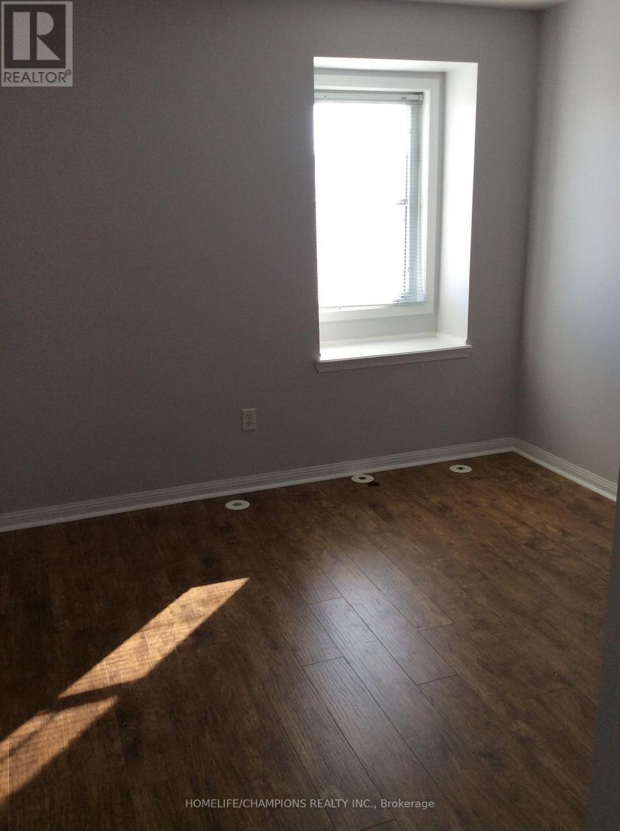 Unit #2 - 32 Ecopark Gate Property Photo 5