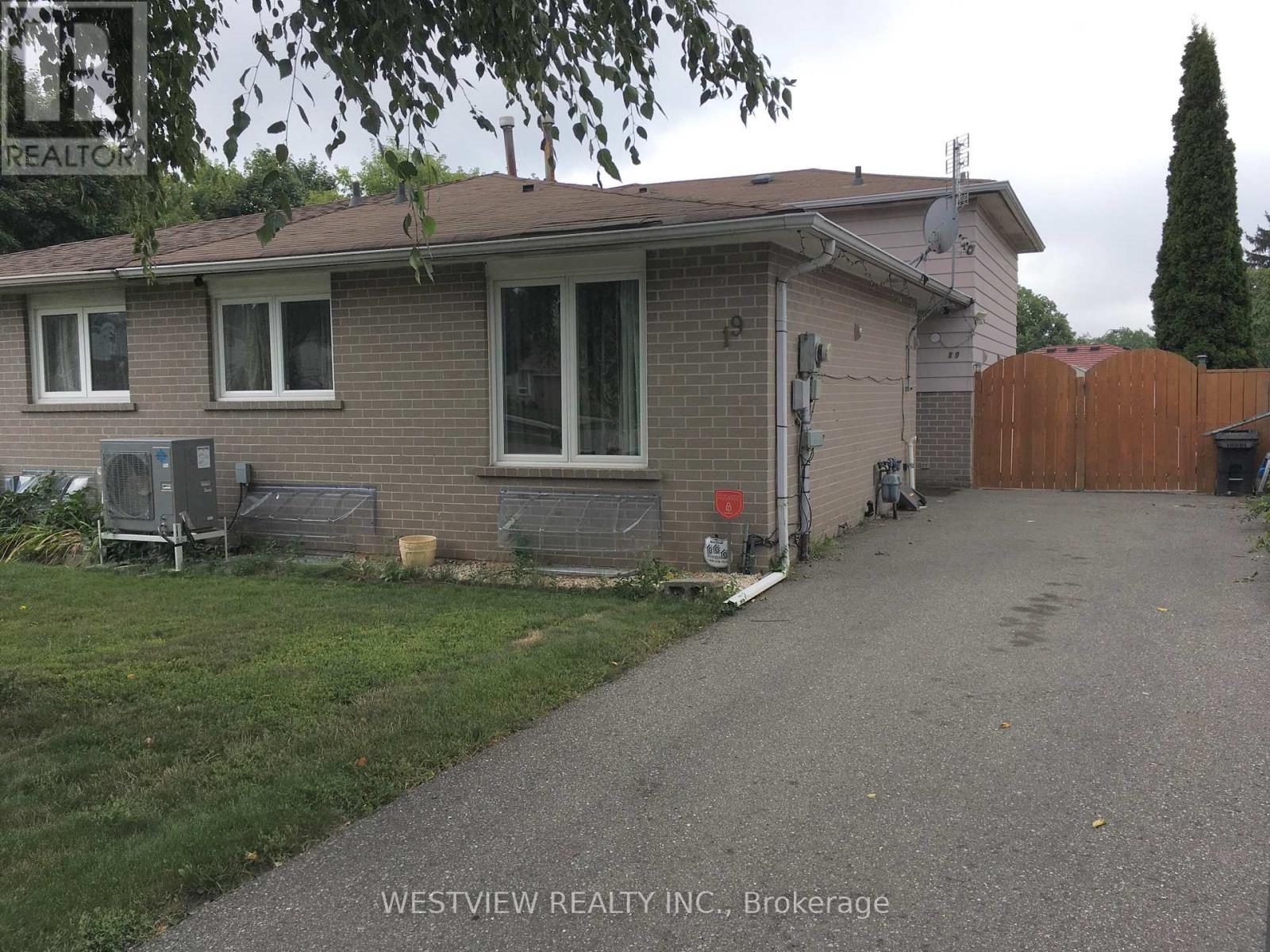 19 Coxworth Crescent Property Photo 2