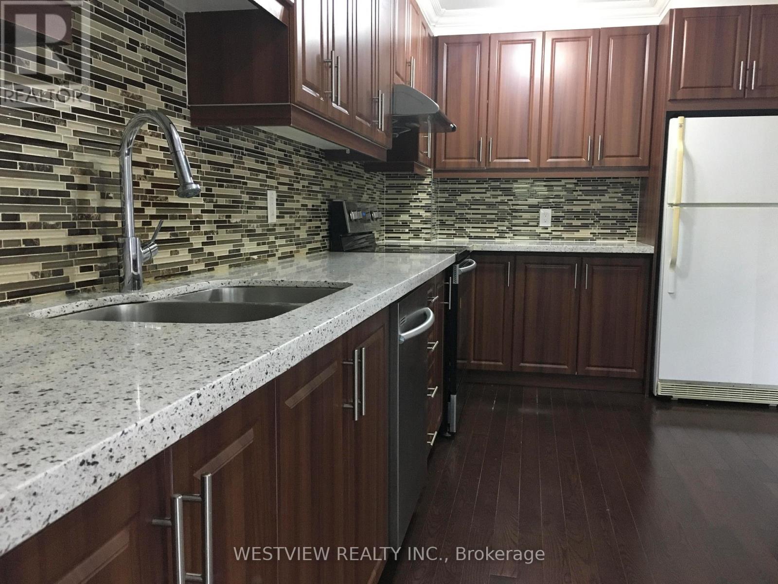19 Coxworth Crescent Property Photo 9