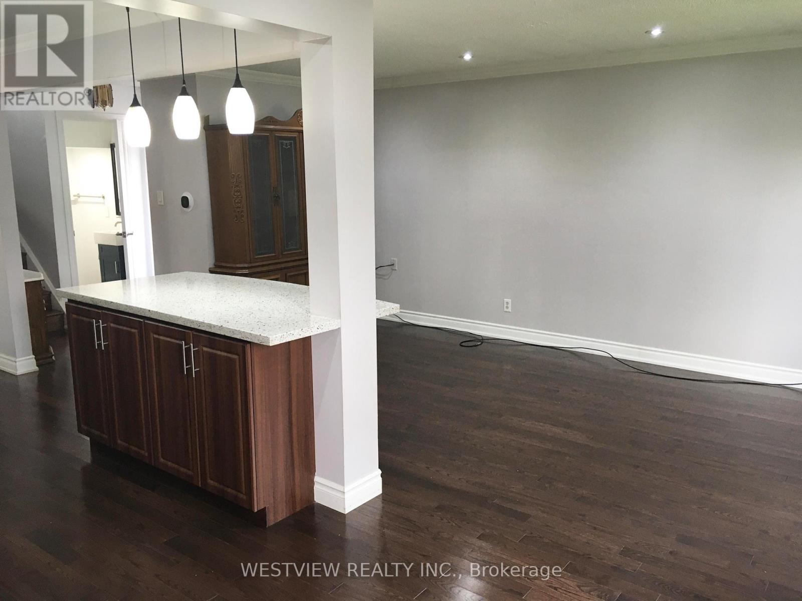 19 Coxworth Crescent Property Photo 13