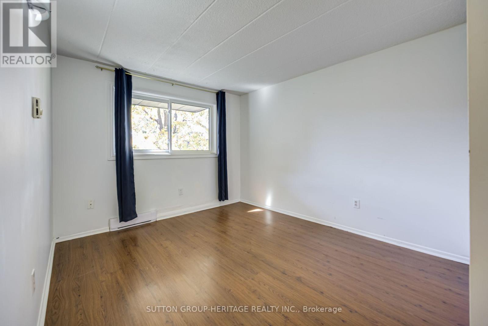 63 - 53 Taunton Road E Property Photo 11
