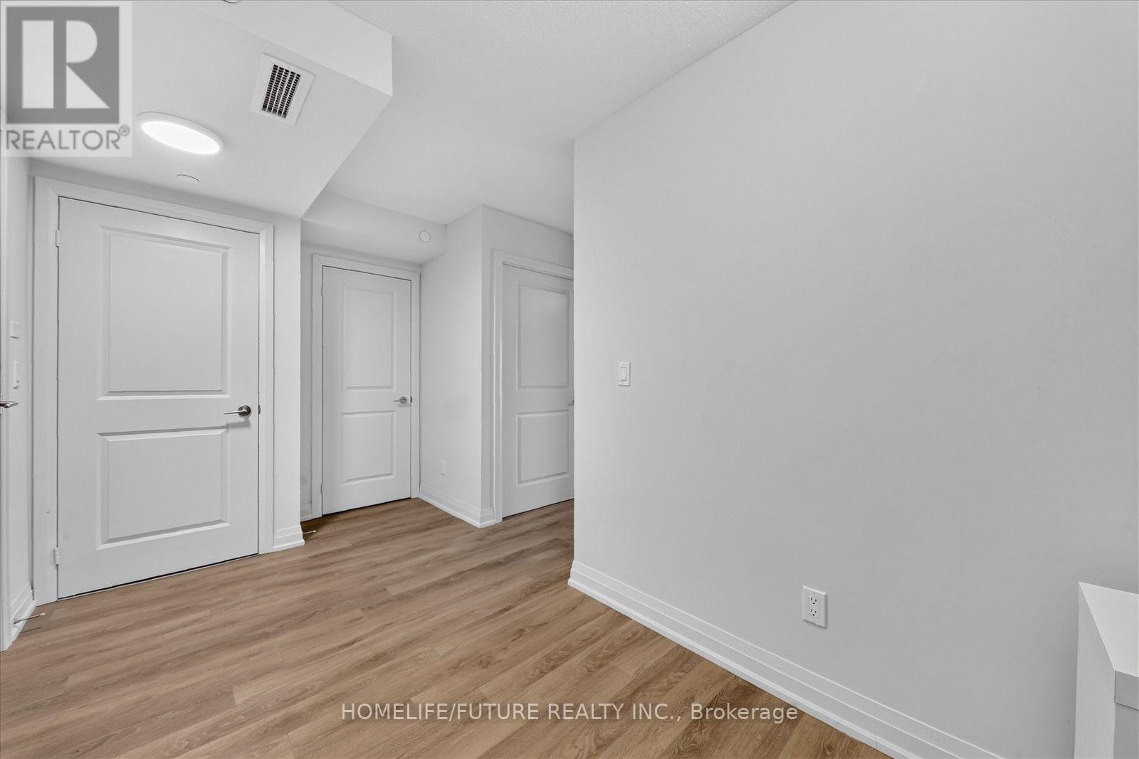 907 - 20 Meadowglen Place Property Photo 11