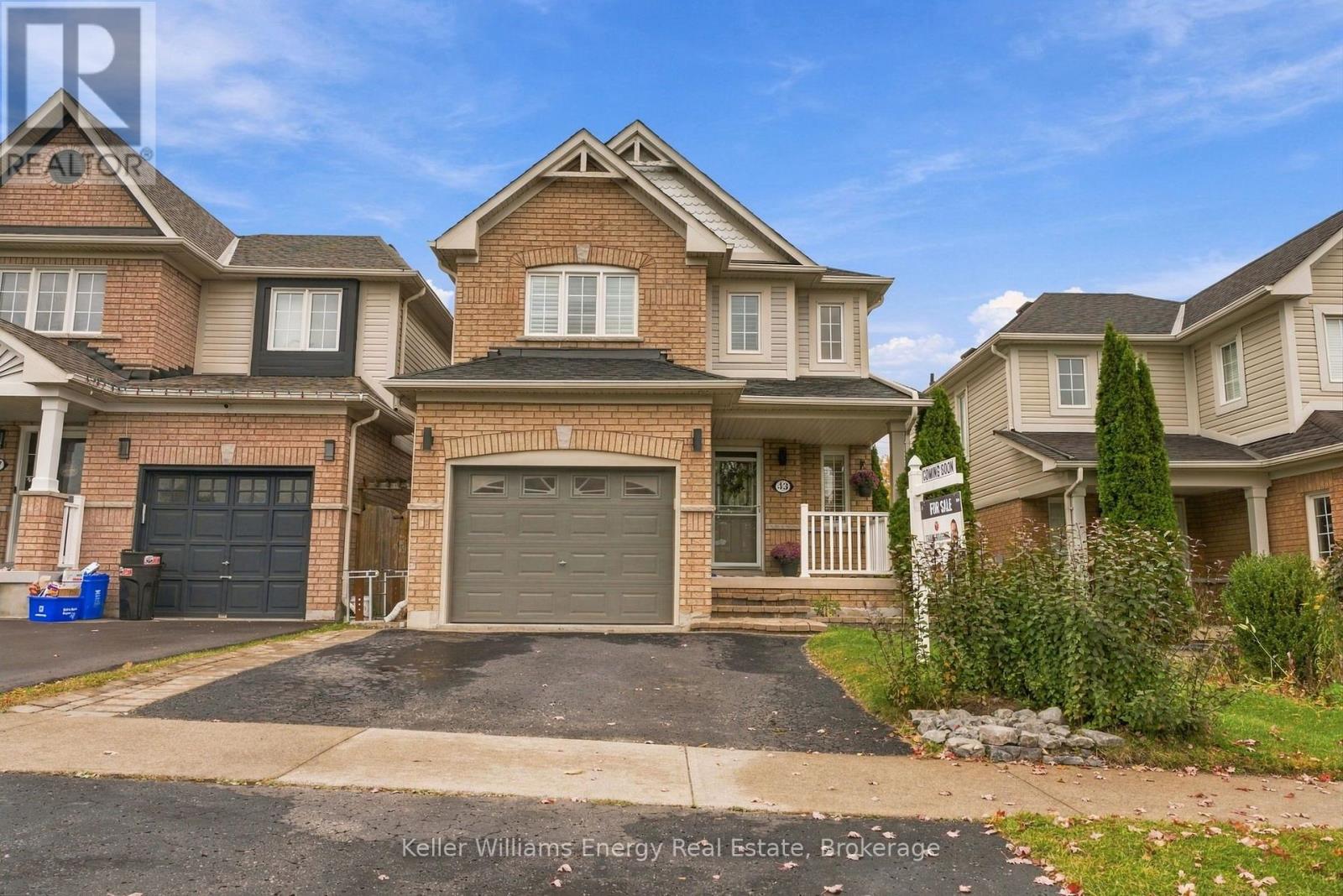 43 LUNNEY CRESCENT Property Photo 1