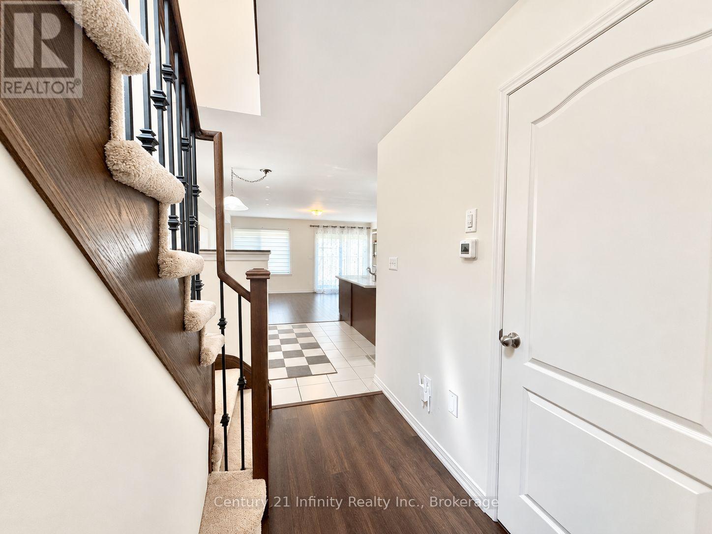 2339 Dress Circle Crescent Property Photo 2