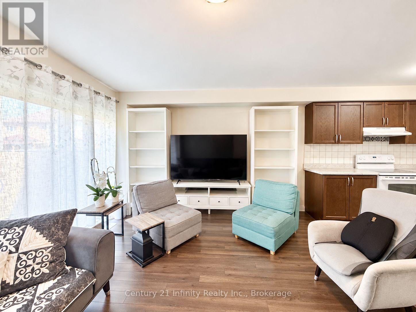 2339 Dress Circle Crescent Property Photo 6