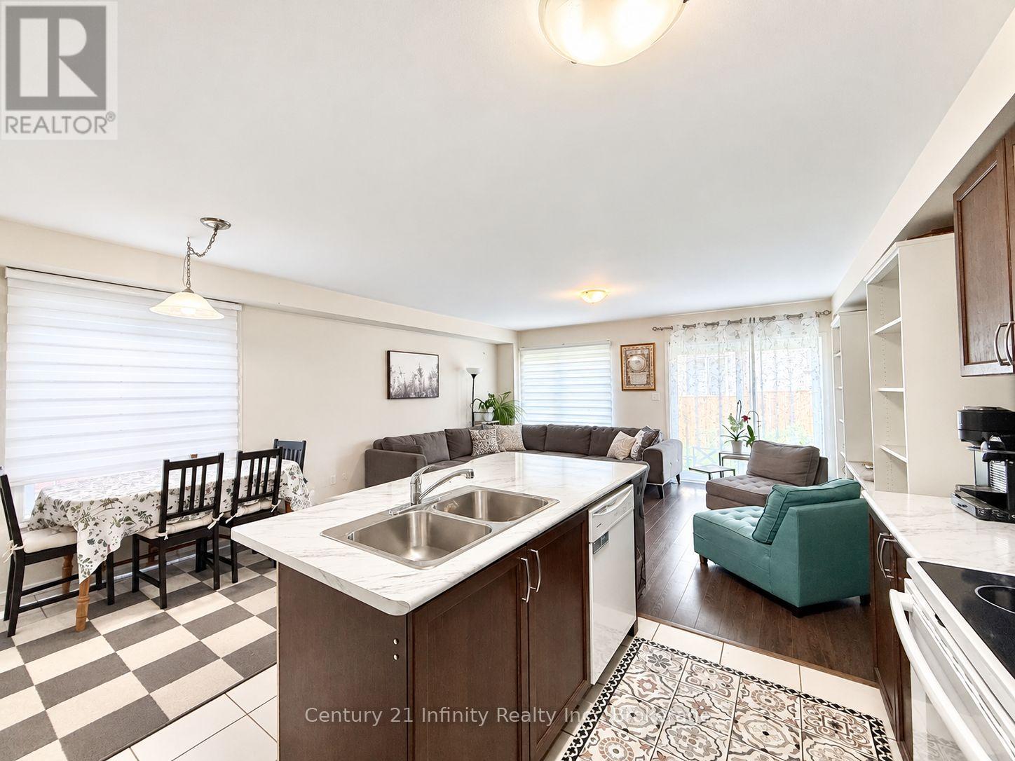 2339 Dress Circle Crescent Property Photo 7