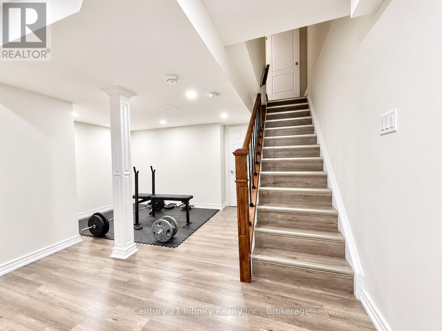 2339 Dress Circle Crescent Property Photo 15