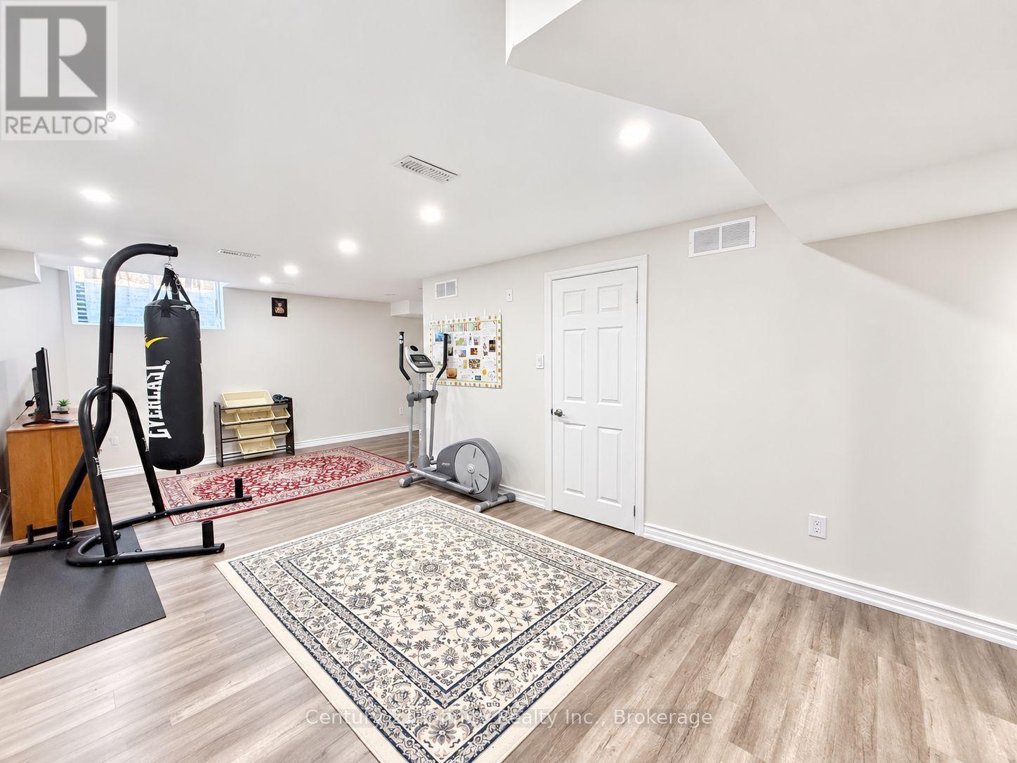 2339 Dress Circle Crescent Property Photo 16