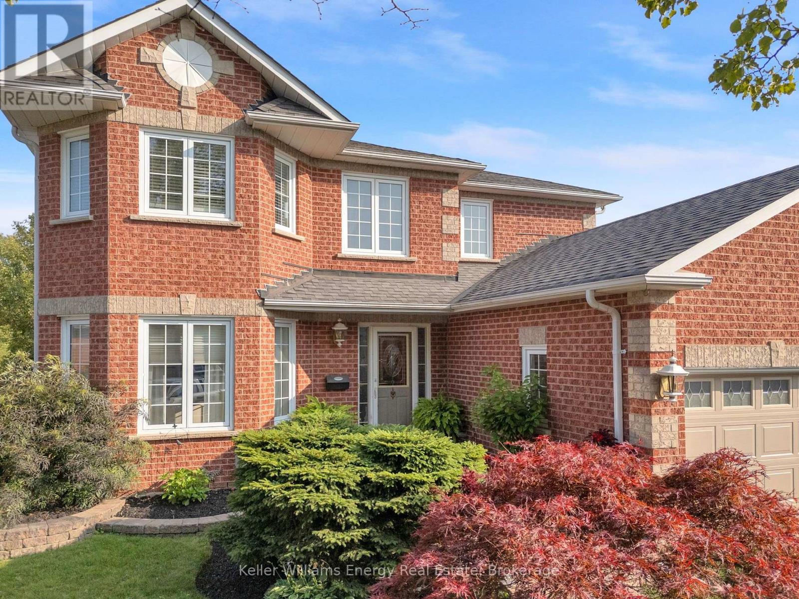 35 Living Court Property Photo 1
