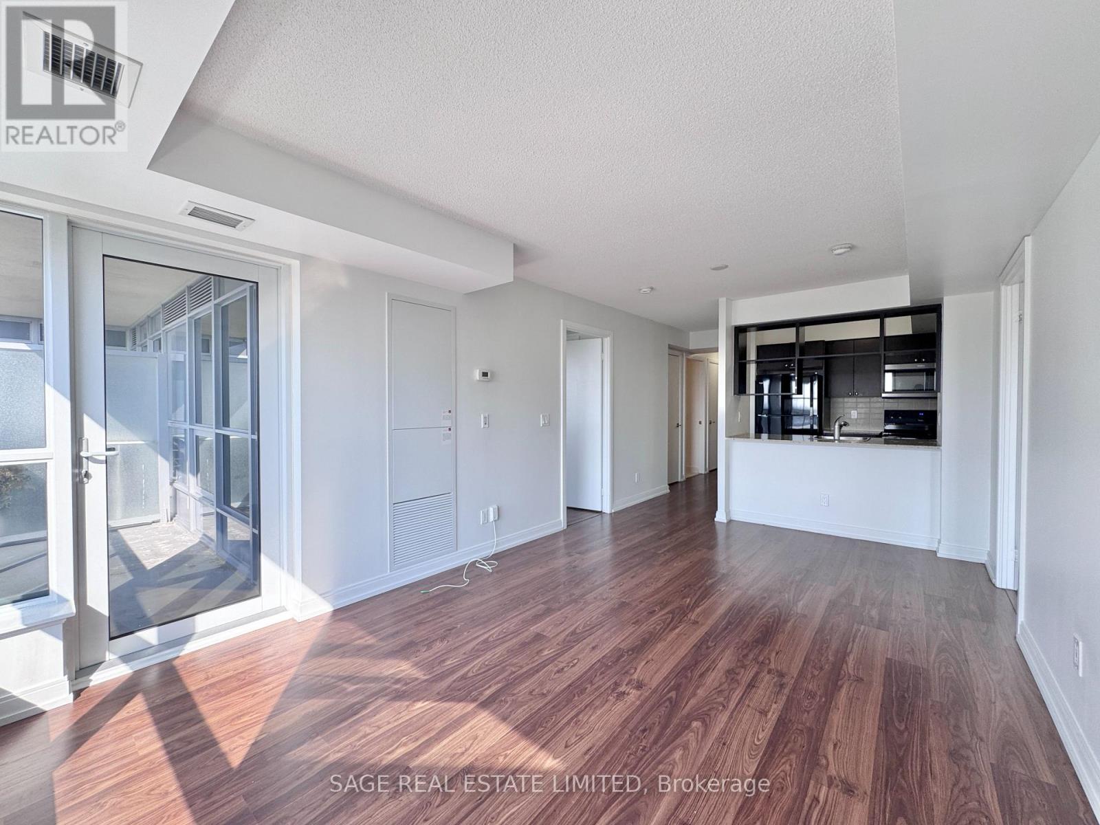 2415 - 181 VILLAGE GREEN SQUARE Property Photo 1