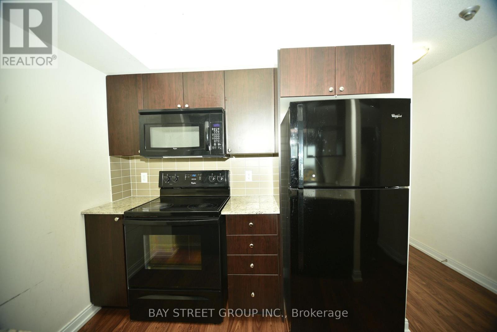 2511 - 181 VILLAGE GREEN SQUARE W Property Photo 1