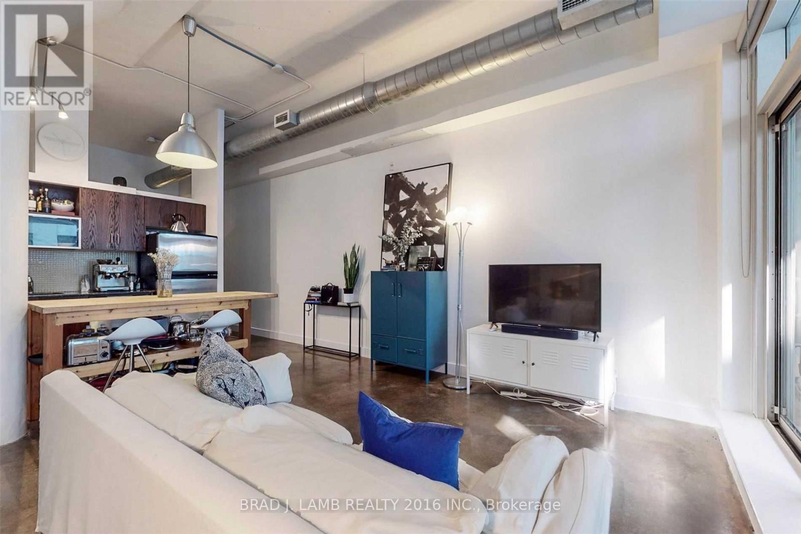 410 - 233 CARLAW AVENUE Property Photo 1