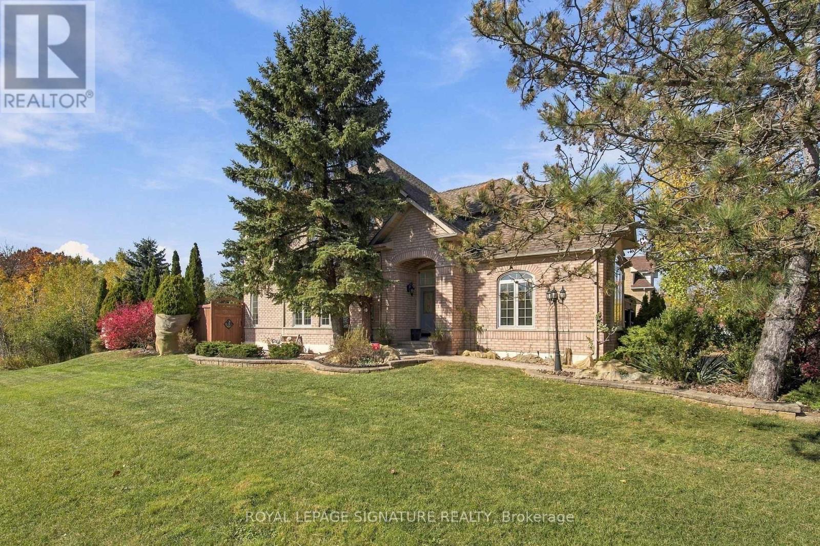 1604 Valley Ridge Crescent Property Photo 1