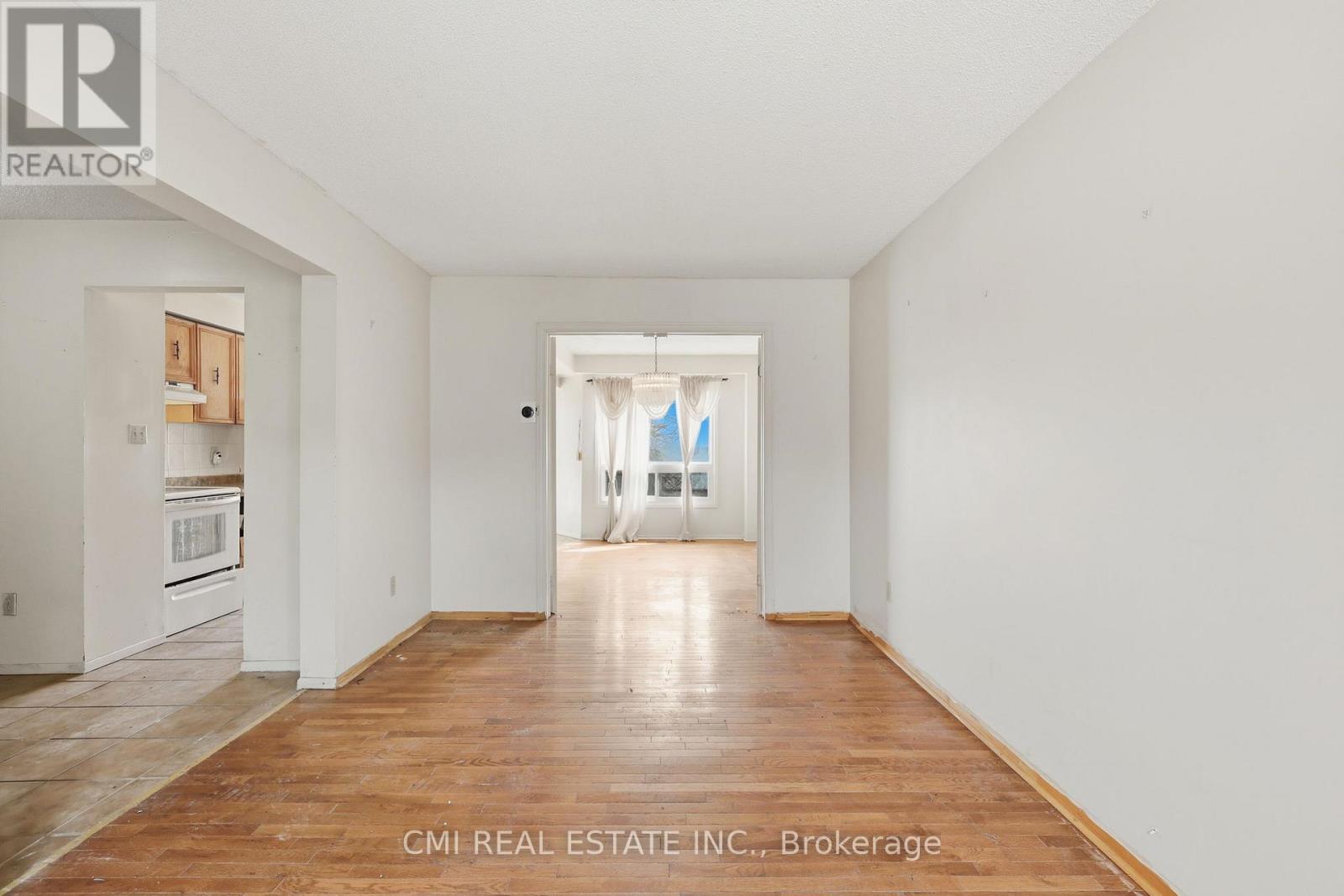 2275 Chapman Court Property Photo 4