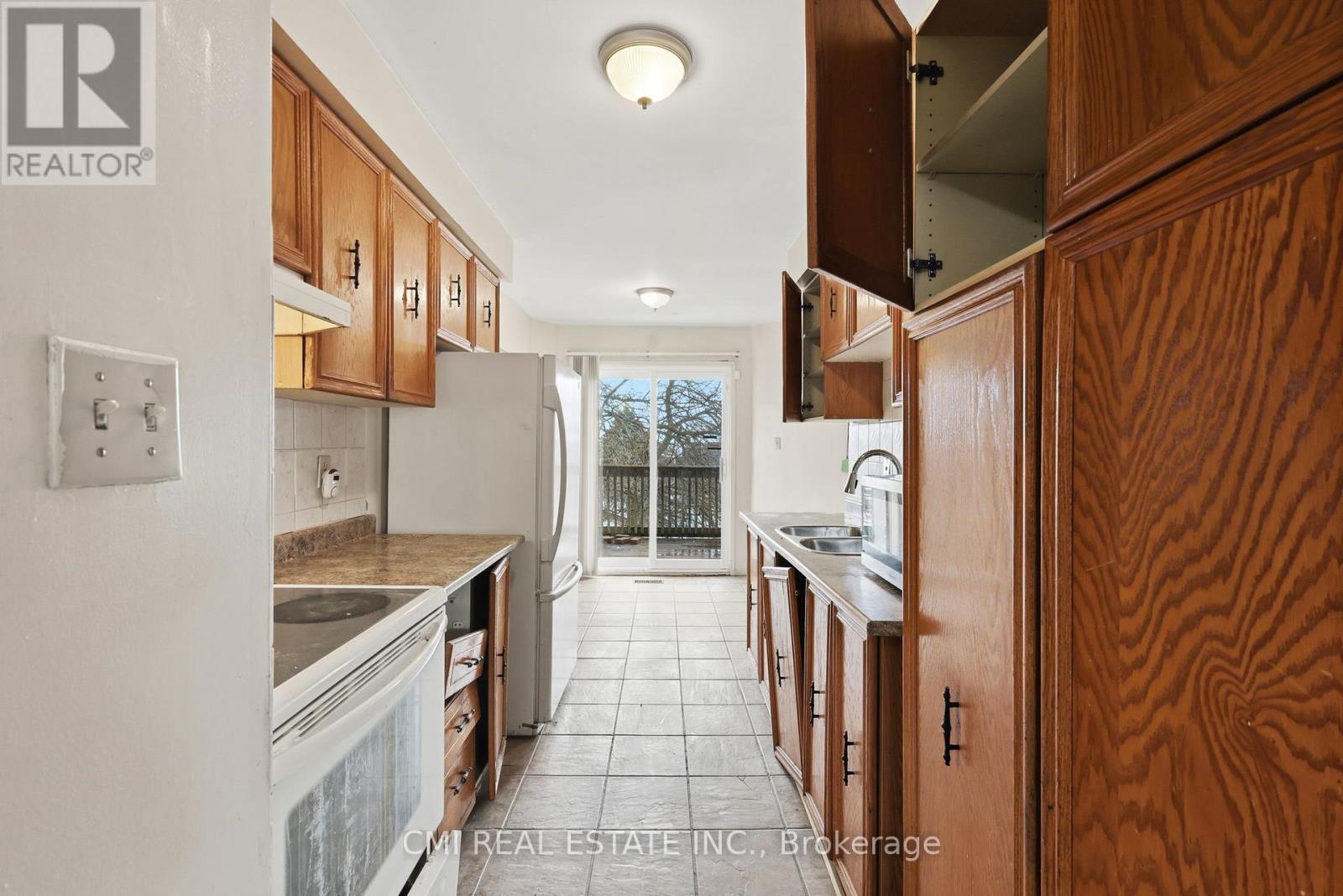 2275 Chapman Court Property Photo 11
