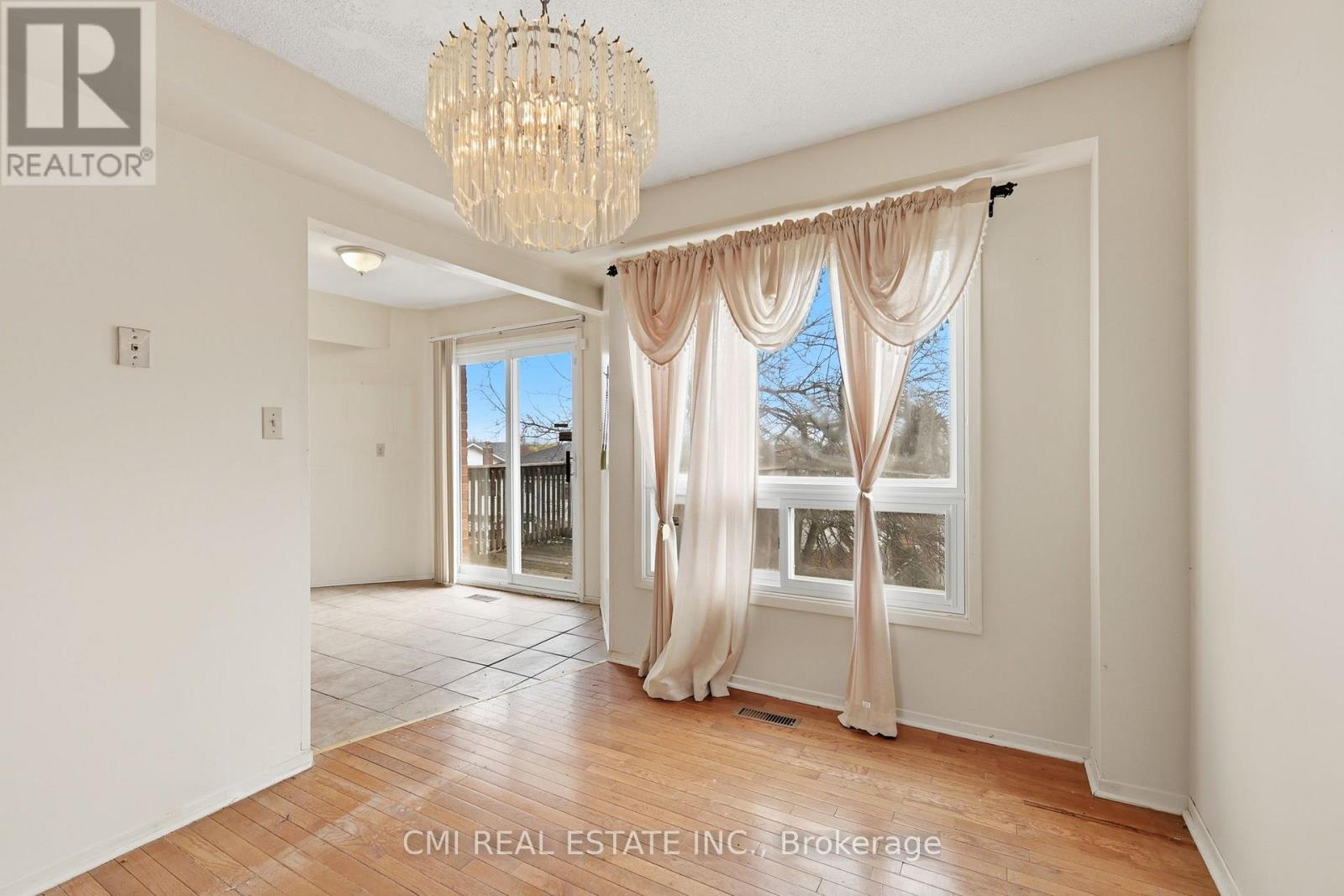 2275 Chapman Court Property Photo 12