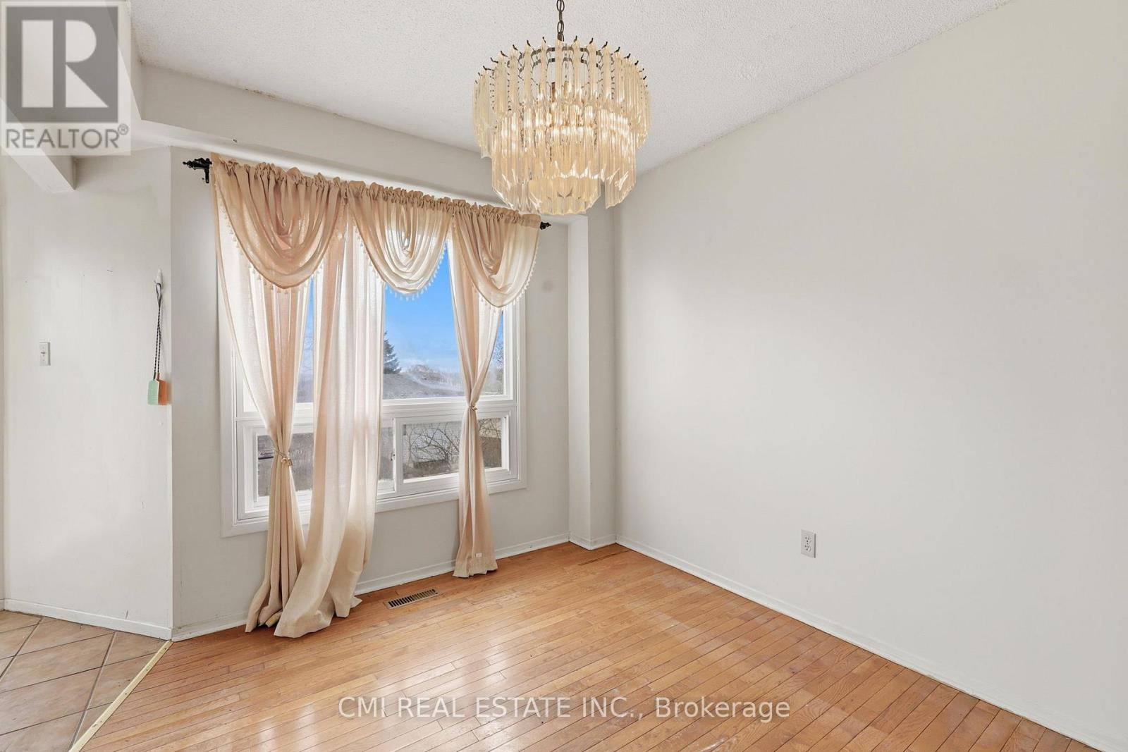 2275 Chapman Court Property Photo 15