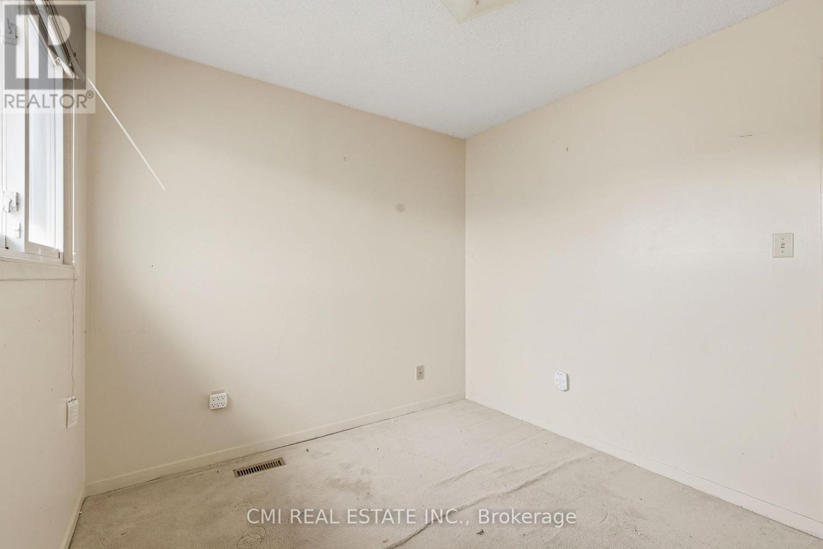 2275 Chapman Court Property Photo 17