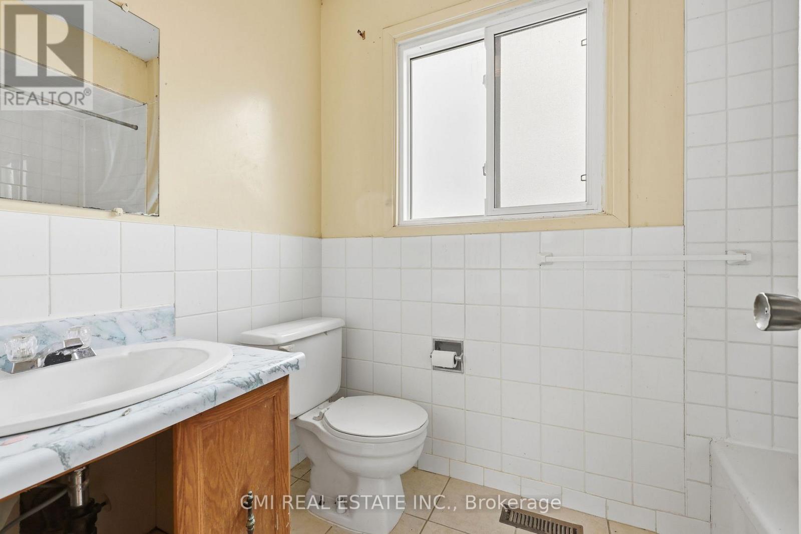 2275 Chapman Court Property Photo 25