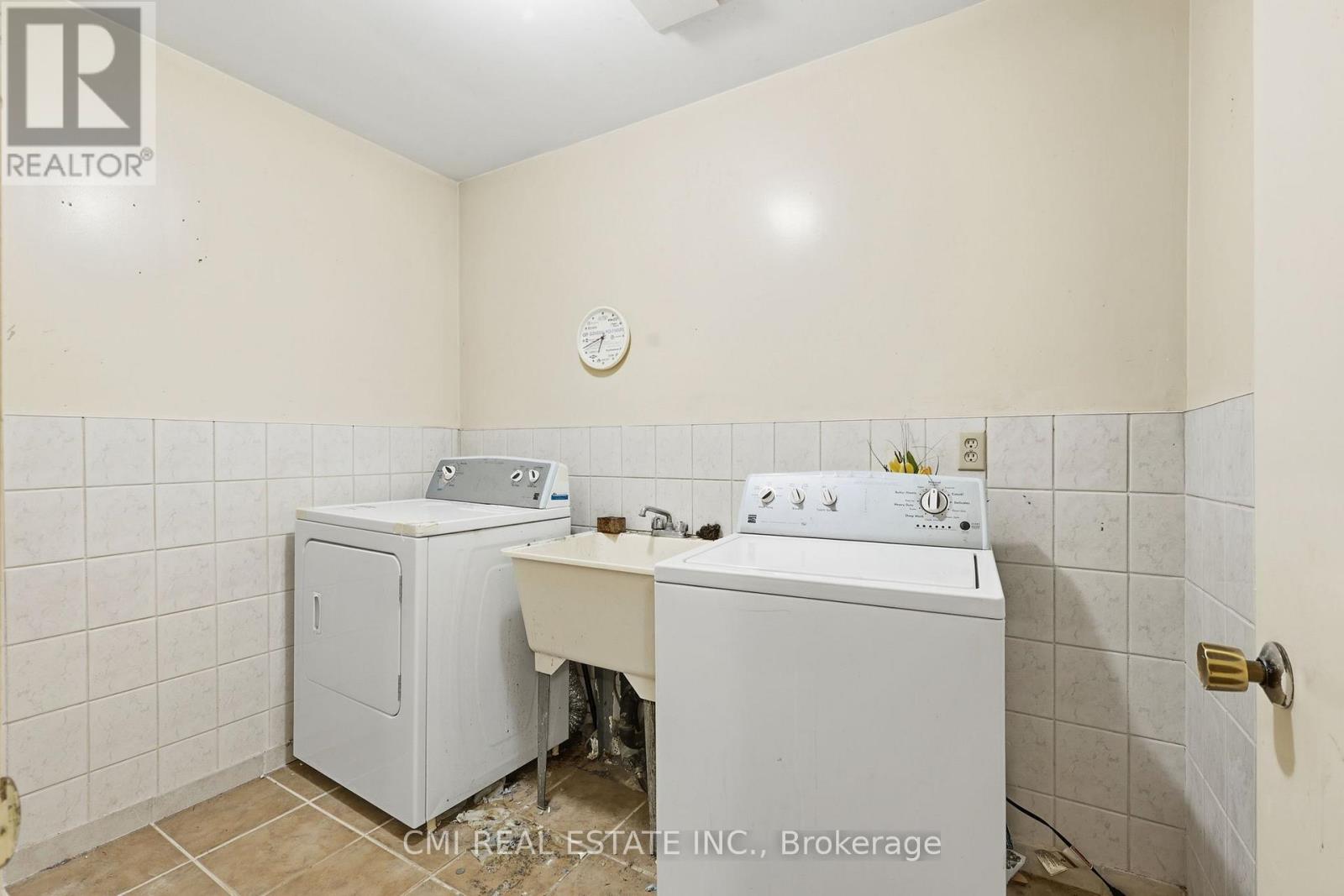 2275 Chapman Court Property Photo 28