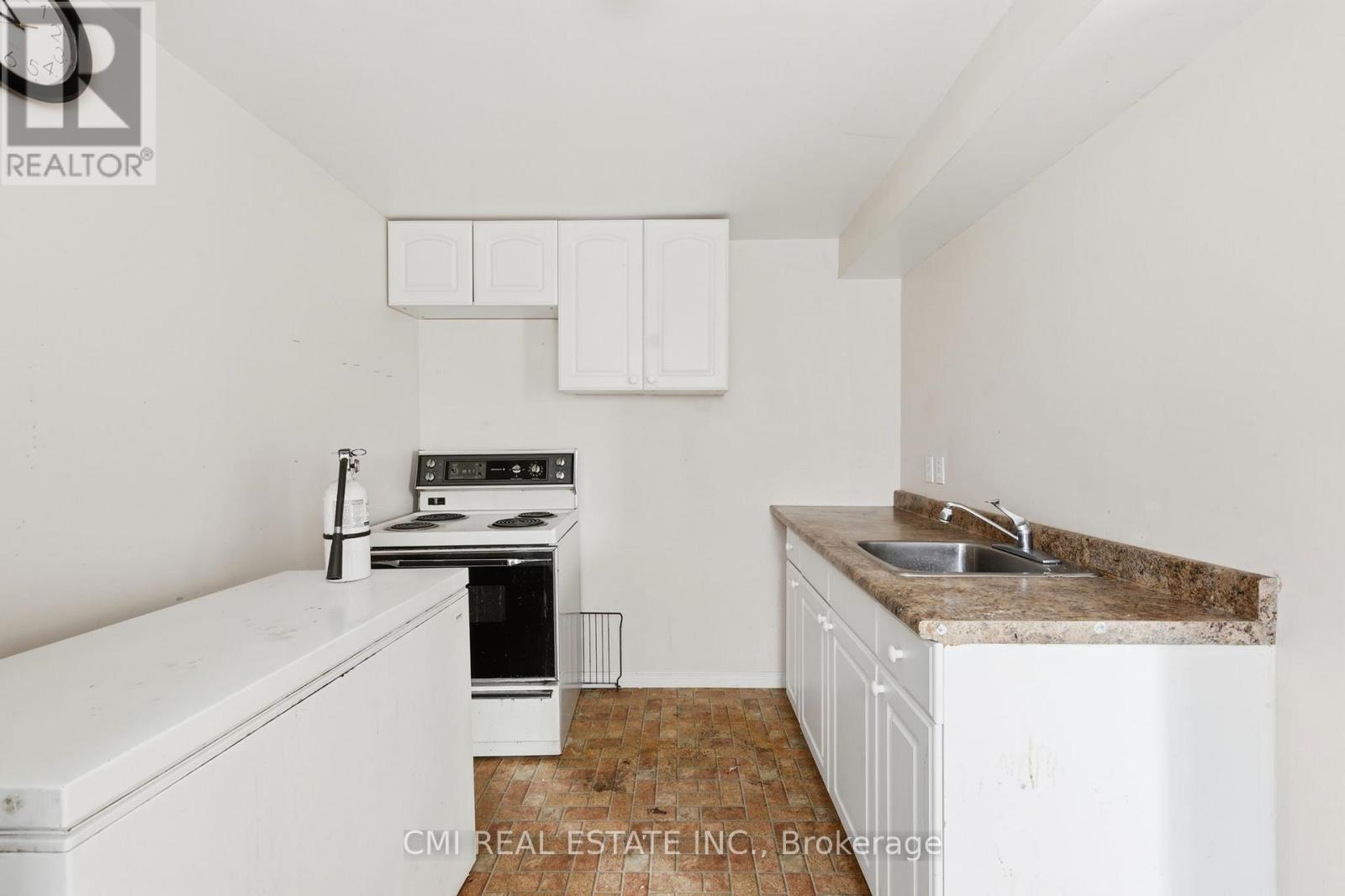 2275 Chapman Court Property Photo 29