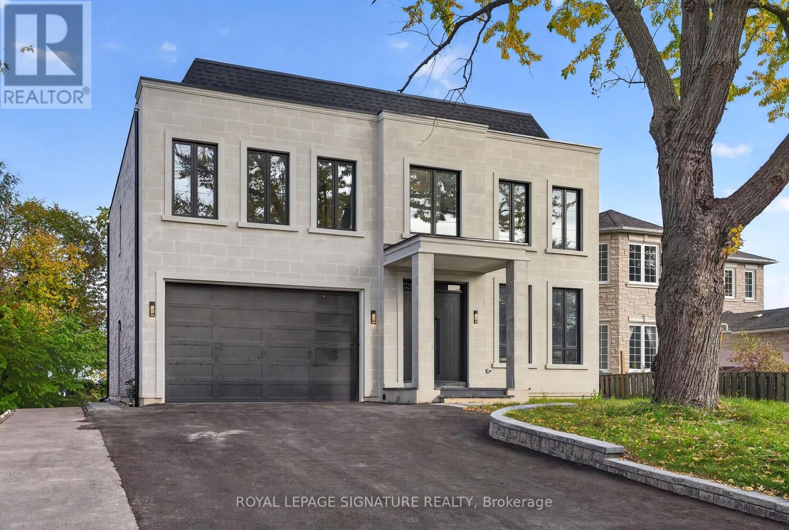 15 Deblyn Drive E Property Photo 1